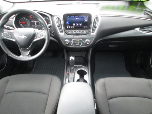 Used 2019 Chevrolet Malibu LS image 9