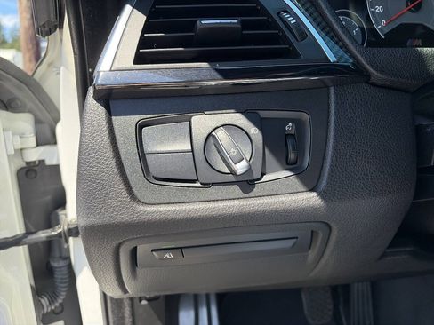 Used 2018 BMW M4 Coupe w/ Competition Package RWD image 36