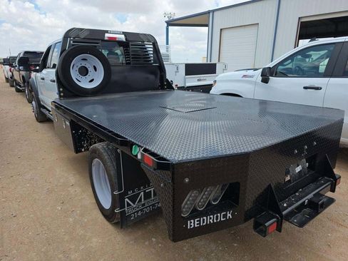 Used 2025 Ford F550 4x4 Crew Cab w/ XLT Value Package image 2