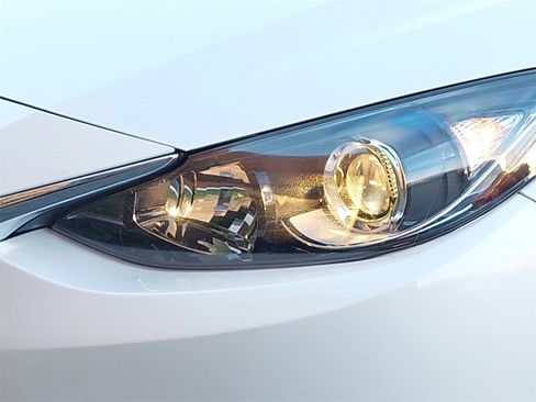 Used 2016 MAZDA MAZDA3 s Touring image 38