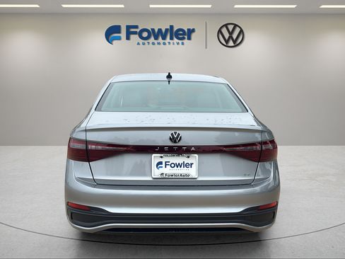 New 2026 Volkswagen Jetta SE FWD image 6