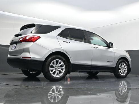 Used 2021 Chevrolet Equinox LS w/ LS Convenience Package FWD image 41