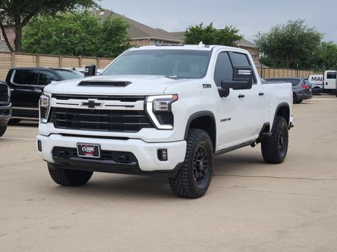 Used 2024 Chevrolet Silverado 2500 LTZ w/ LTZ Plus Package AWD/4WD image 11