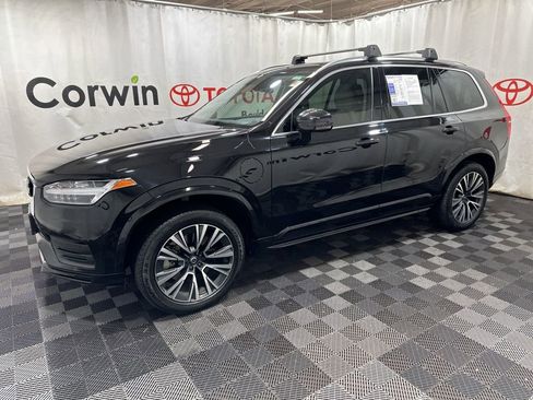 Used 2020 Volvo XC90 T8 Momentum w/ Protection Package Premier image 4