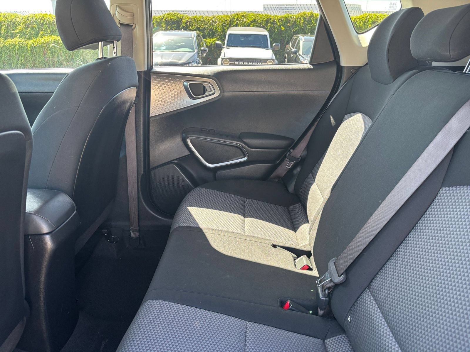 Used 2025 Kia Soul LX w/ LX Technology Package FWD image 22