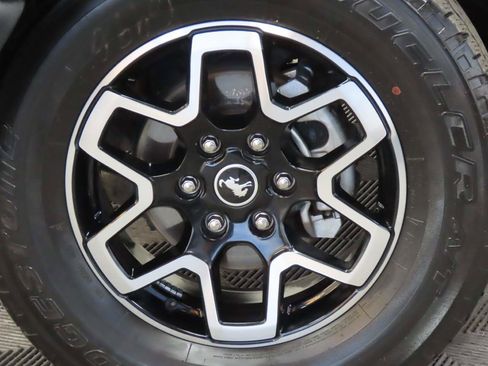 Used 2025 Ford Bronco Outer Banks image 7