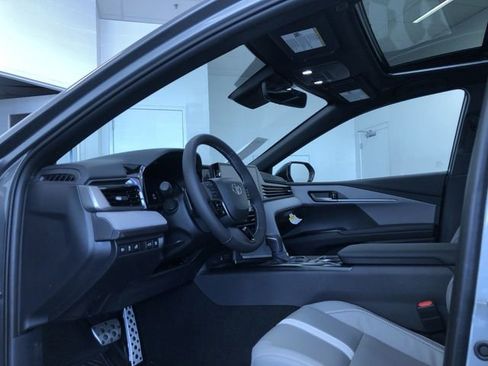 New 2026 Toyota Camry SE image 10