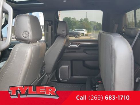 Used 2024 Chevrolet Silverado 2500 High Country w/ High Country Premium Package AWD/4WD image 39