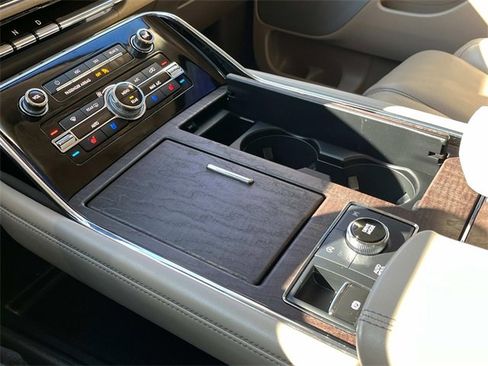 Used 2023 Lincoln Navigator L Reserve image 25