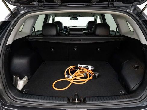 Used 2020 Kia Niro EX image 29