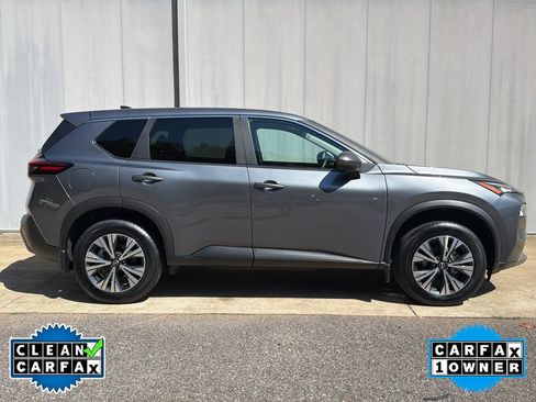 Used 2023 Nissan Rogue SV FWD image 2