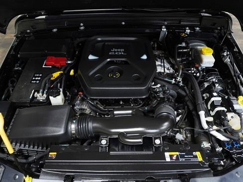 Used 2023 Jeep Wrangler Willys image 9