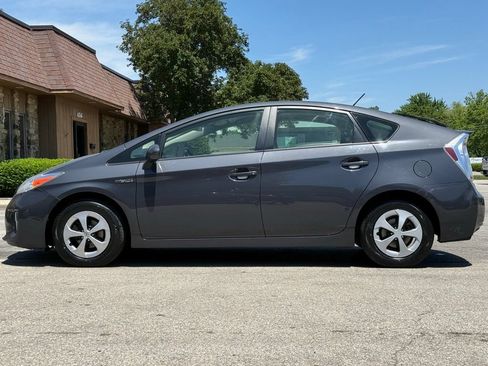 Used 2015 Toyota Prius Three FWD image 2