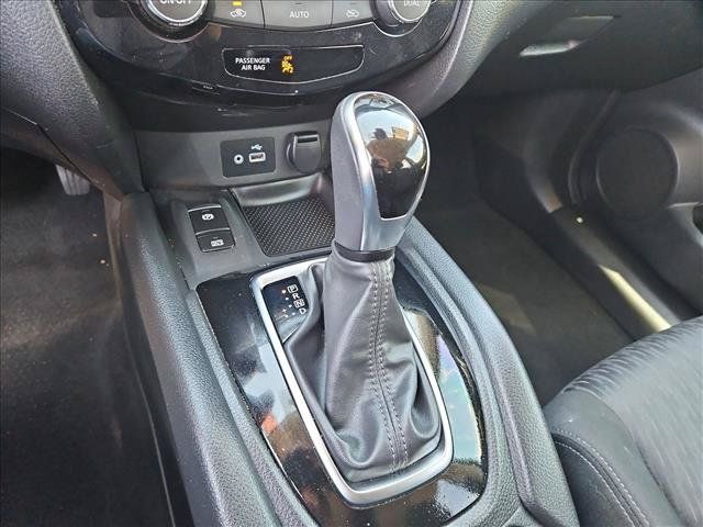 Used 2020 Nissan Rogue SV w/ Premium Package FWD image 18