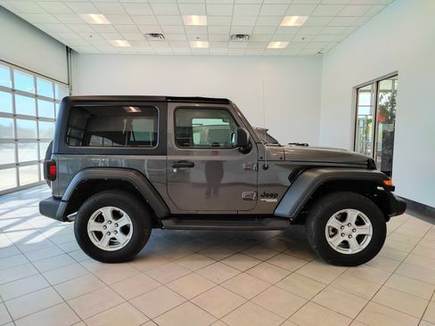 Used 2021 Jeep Wrangler Sport AWD/4WD image 2