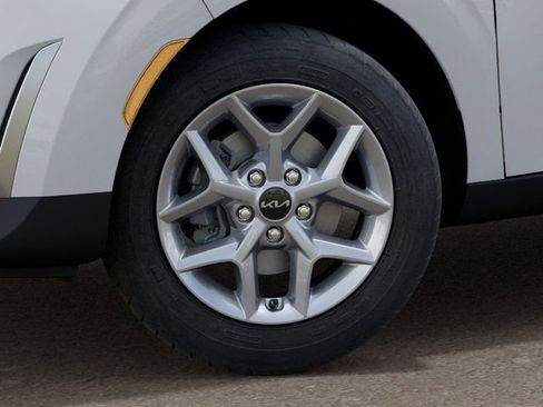 Certified 2025 Kia Soul LX w/ LX Technology Package image 9