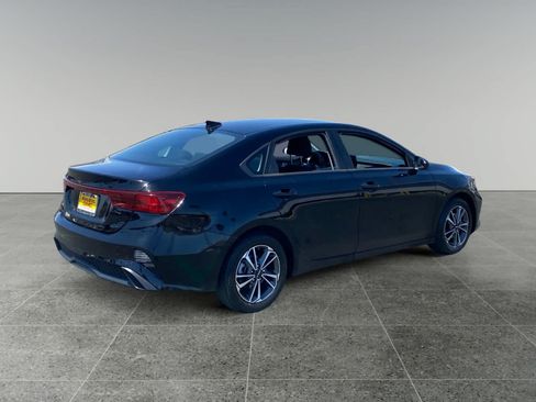 Used 2024 Kia Forte LXS FWD image 5