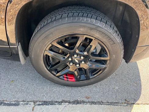 Used 2019 Chevrolet Traverse Premier w/ Redline Edition AWD/4WD image 13
