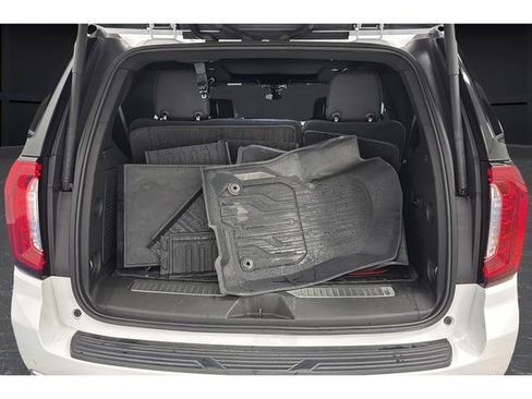 Used 2021 GMC Yukon Denali w/ Denali Premium Package image 27