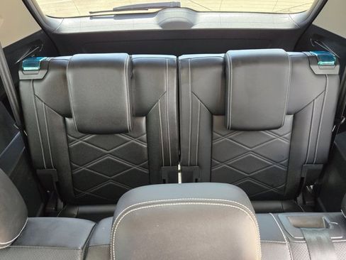 Used 2024 Volkswagen Atlas SE w/ Black Wheel Package FWD image 21