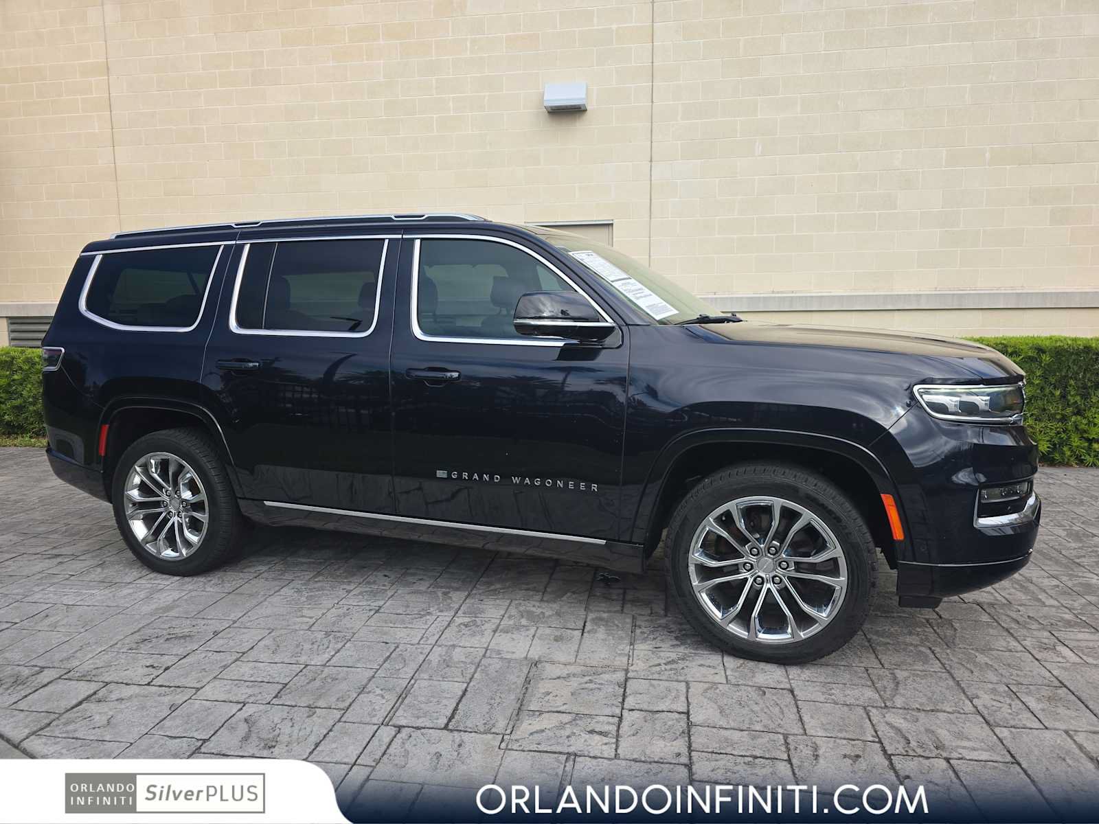 Used 2023 Jeep Grand Wagoneer Series II AWD/4WD image 1