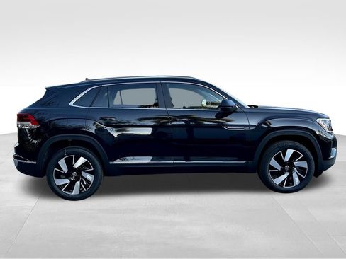Used 2025 Volkswagen Atlas Cross Sport SEL image 7