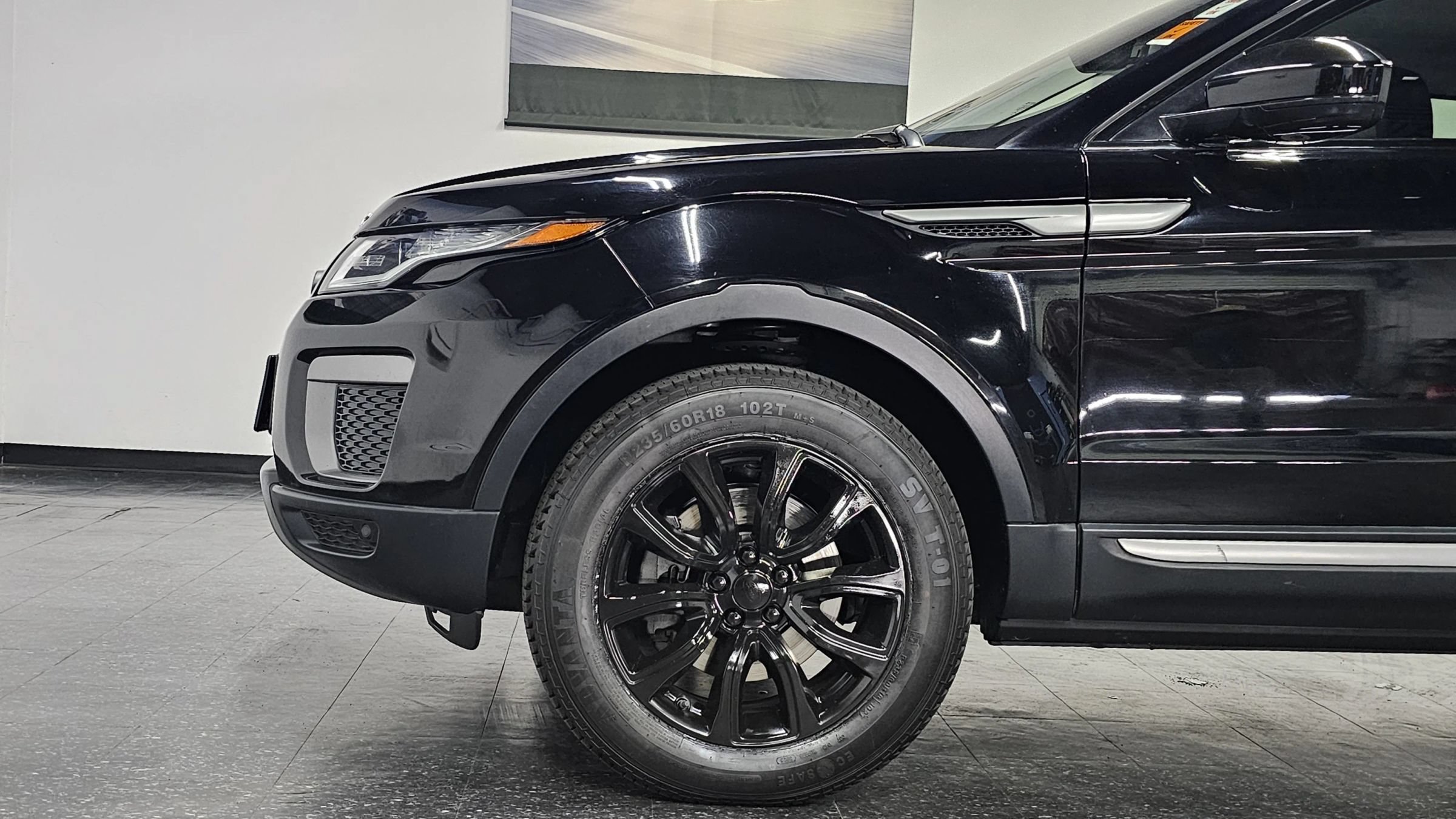Used 2017 Land Rover Range Rover Evoque SE AWD/4WD image 13