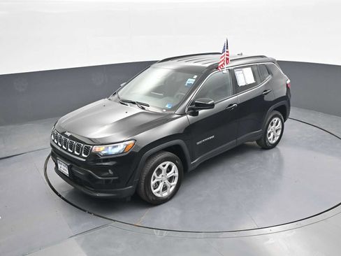 Used 2024 Jeep Compass Latitude AWD/4WD image 27