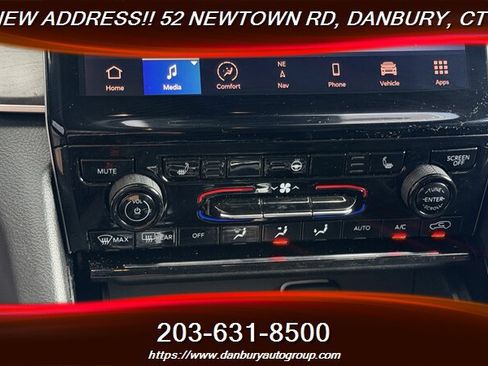 Used 2023 Jeep Grand Cherokee L Limited AWD/4WD image 22