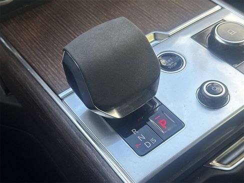 Used 2023 Land Rover Range Rover SE image 27