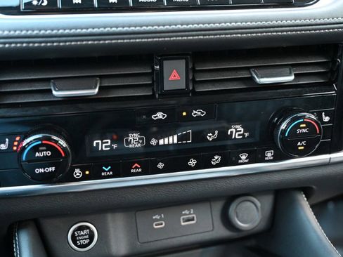 Used 2023 Nissan Rogue Platinum w/ Platinum Premium Package image 31