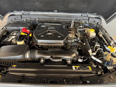 Used 2021 Jeep Wrangler Sport AWD/4WD image 27