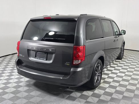 Used 2017 Dodge Grand Caravan SXT FWD image 5