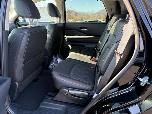 New 2026 Nissan Pathfinder Platinum image 20
