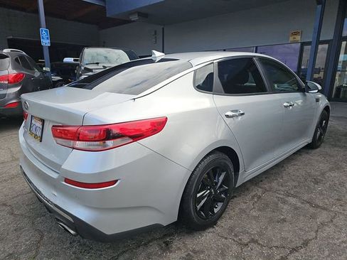 Used 2019 Kia Optima LX FWD image 3