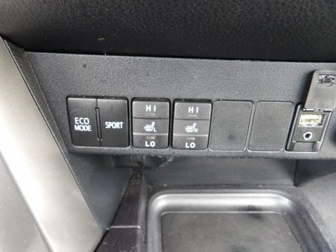 Used 2018 Toyota RAV4 SE w/ Power Extra Value Package AWD/4WD image 18