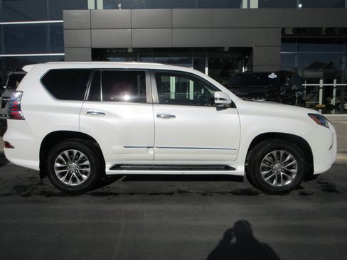 Used 2017 Lexus GX 460 Luxury AWD/4WD image 11