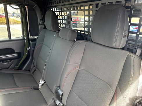 Used 2021 Jeep Gladiator Rubicon w/ Cold Weather Group image 21