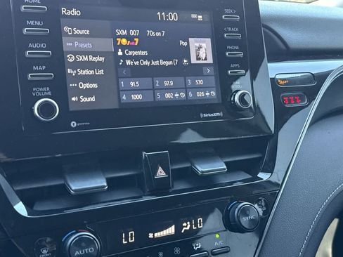 Used 2022 Toyota Camry SE image 19