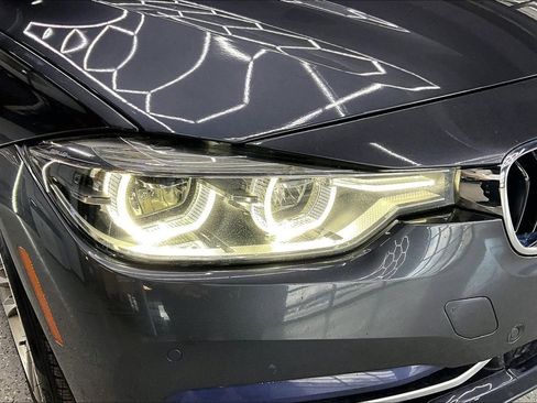 Used 2018 BMW 330i xDrive Sedan w/ Premium Package image 33