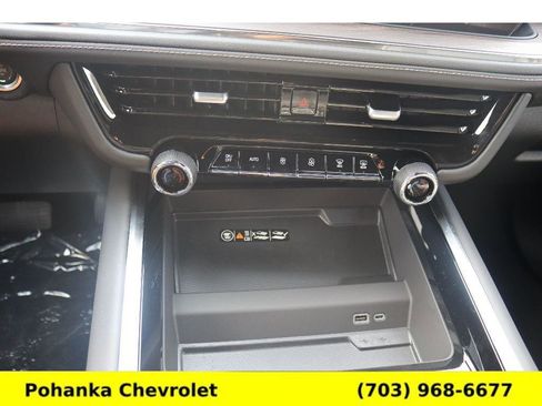 Used 2025 Chevrolet Suburban Premier image 16