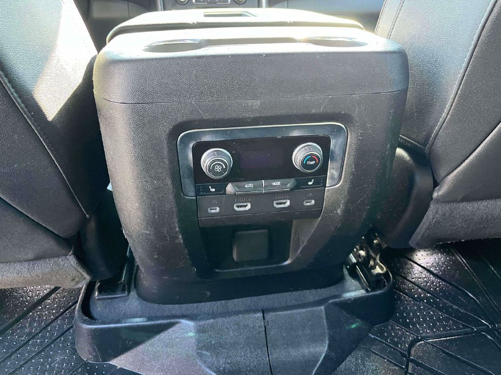 Used 2023 Chevrolet Suburban High Country w/ Advanced Technology Package AWD/4WD image 4