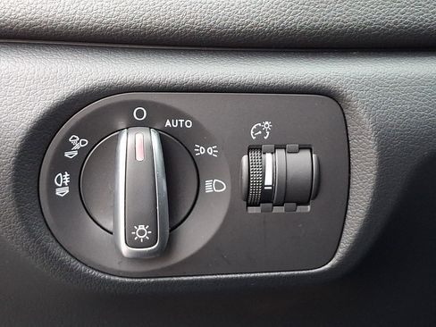 Used 2016 Audi Q3 2.0T Premium Plus w/ Technology Package image 31