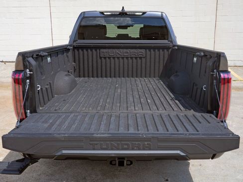 Used 2022 Toyota Tundra Platinum w/ Advanced Package AWD/4WD image 10