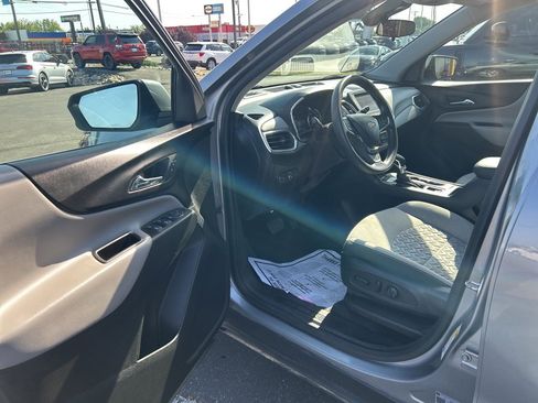 Used 2023 Chevrolet Equinox LT image 19