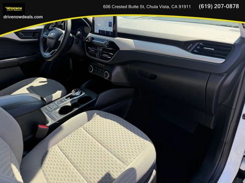 Used 2022 Ford Escape SE FWD image 12