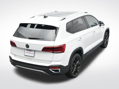 Used 2024 Volkswagen Taos SE image 24