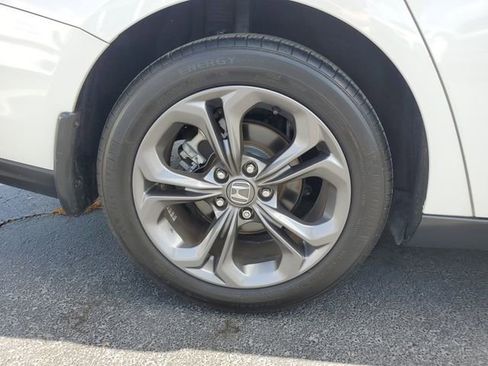 Used 2023 Honda Accord EX image 5