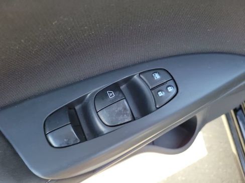 Used 2015 Nissan Sentra S FWD image 16