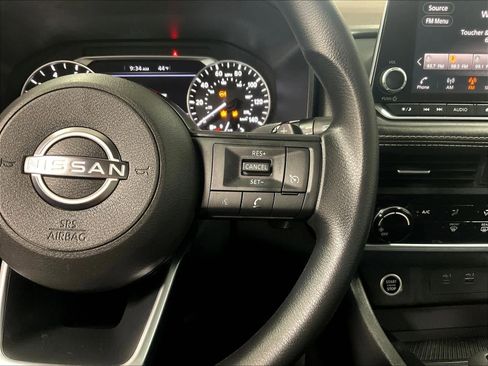 Used 2023 Nissan Rogue S image 23